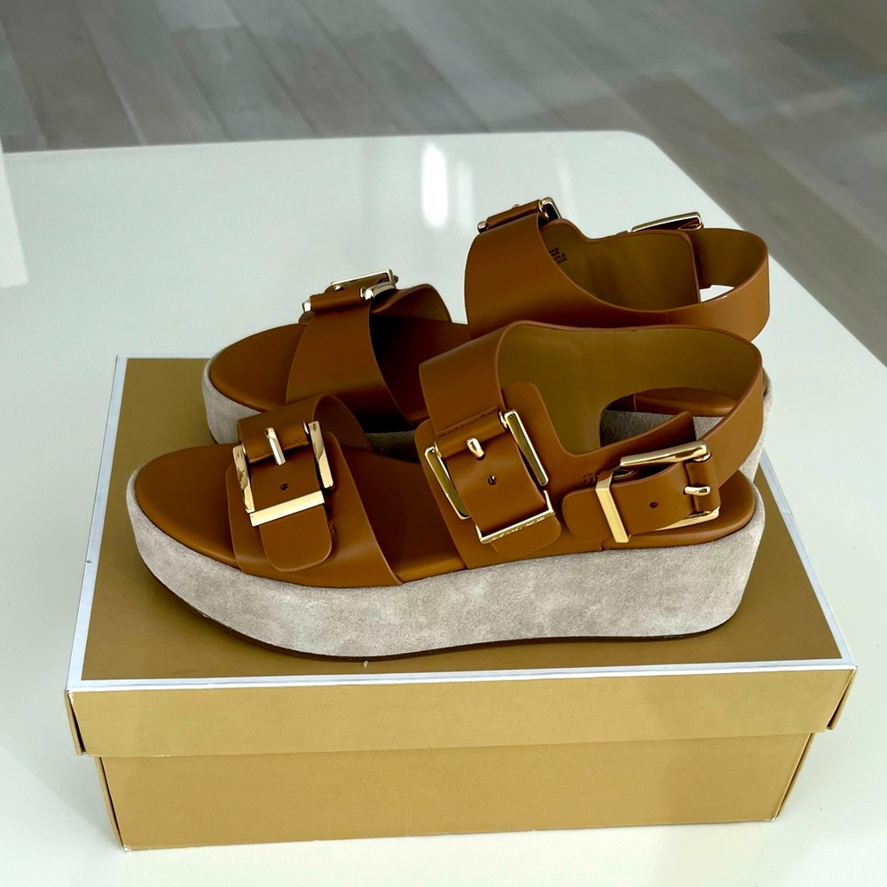 Michael Kors Colby Leather
Flatform Sandal Brown size 6.5 NWB